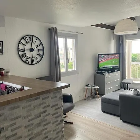 Apartamento Piscine, Et Vue Pour Ce Beau T3 Rénové Avec Goût - 6fr324 *